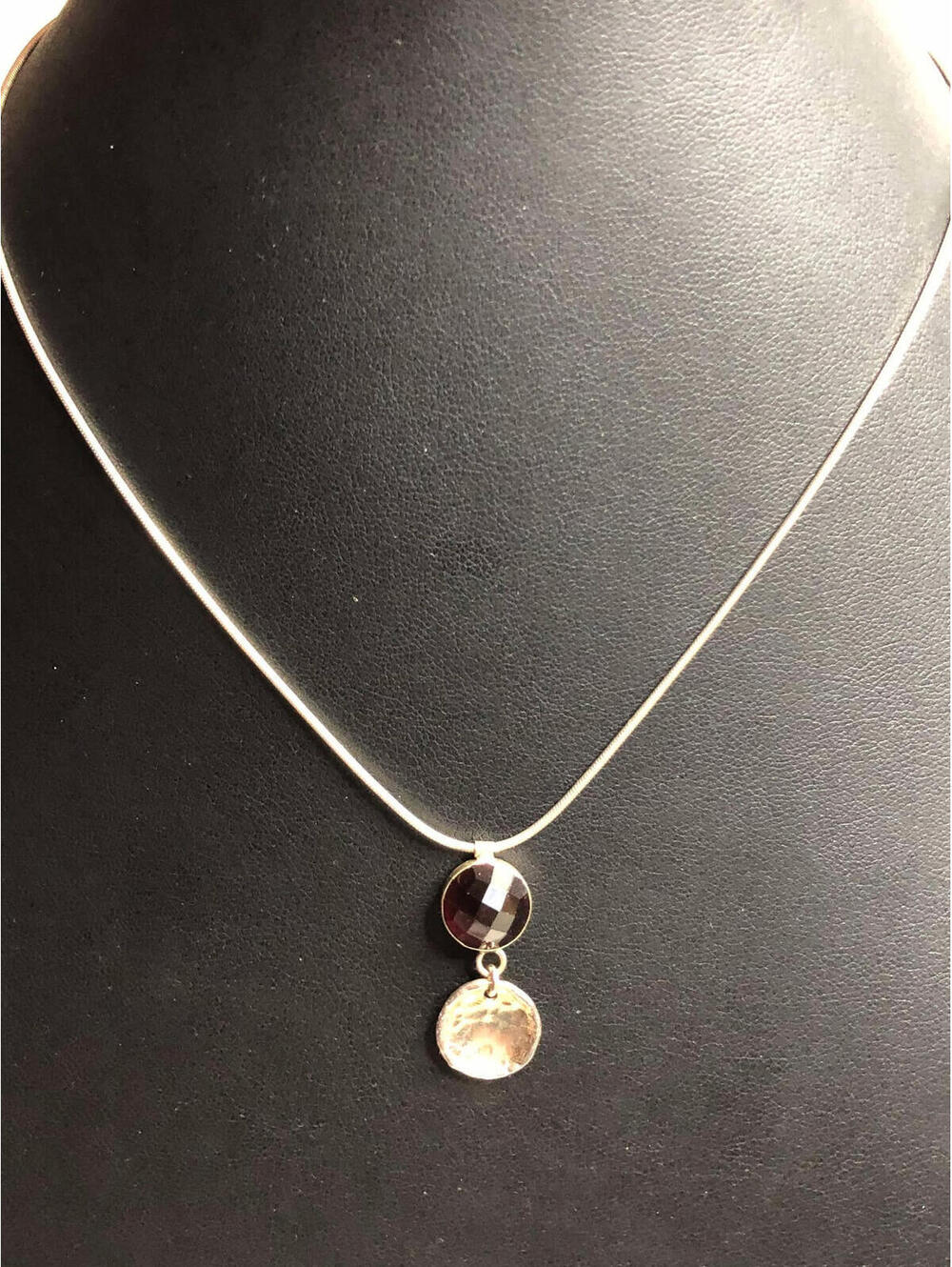 3364 Silpada Sterling 925 Garnet hammered disc Necklace 16.5" long - Picture 2 of 3
